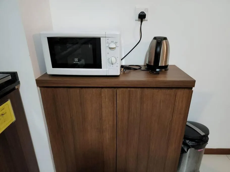 Апартаменты Deluxe Seaview Suite Twin Bed By The Only Bnb Tanjung Tokong